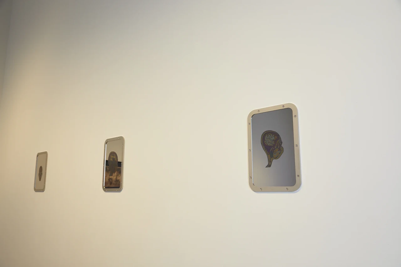 Sung Tieu, Sonic weapon disrupts diplomatic relations, 2020. 2 image looped digital file, 2 image looped digital file,  01’30” (each). Photo: Thakueng Withusuwan. Courtesy of the Jim Thompson Art Center and the James H.W. Thompson Foundation © Jim Thompson Art Center
