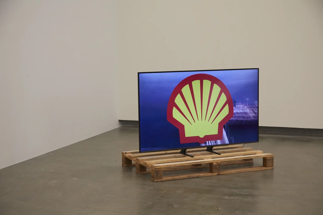 Ho rui an, Shell Revolution, 2018. HD video, 1′ 10″. Photo: Thakueng Withusuwan. Courtesy of the Jim Thompson Art Center and the James H.W. Thompson Foundation © Jim Thompson Art Center
